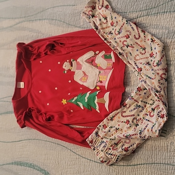 23 piece lot of matching Gymboree/OshKosh Christmas/Winter Outfits - Picture 15 of 16